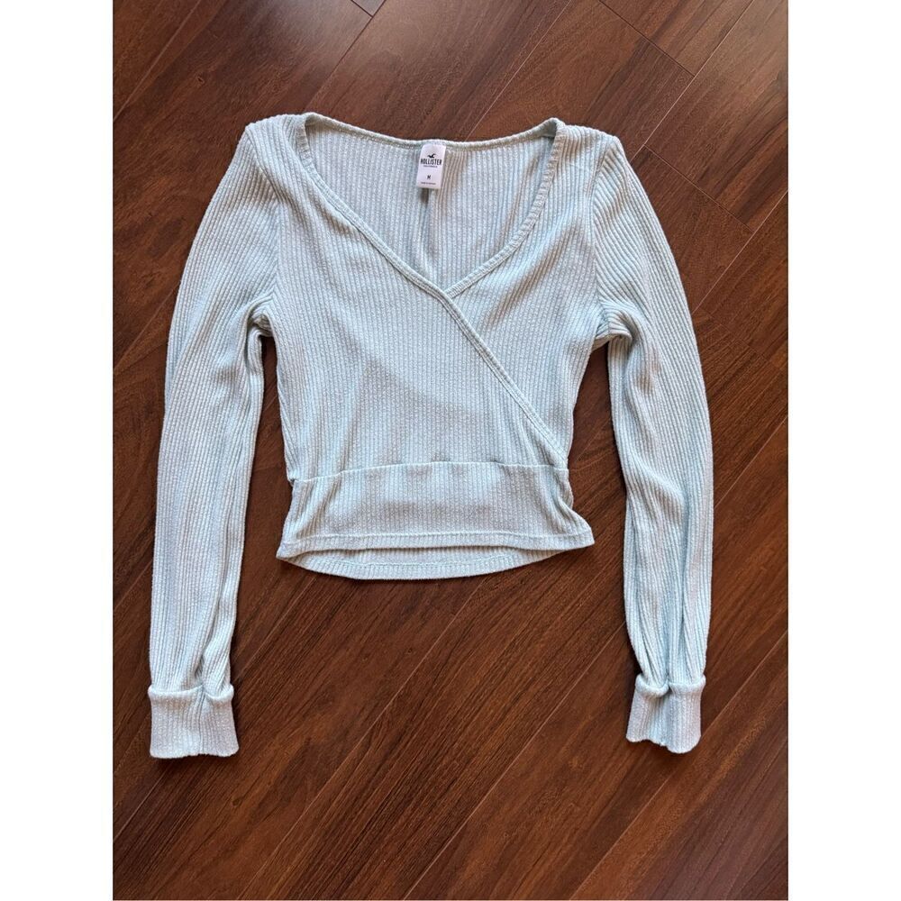 Hollister M Mint green ribbed long sleeve crop top